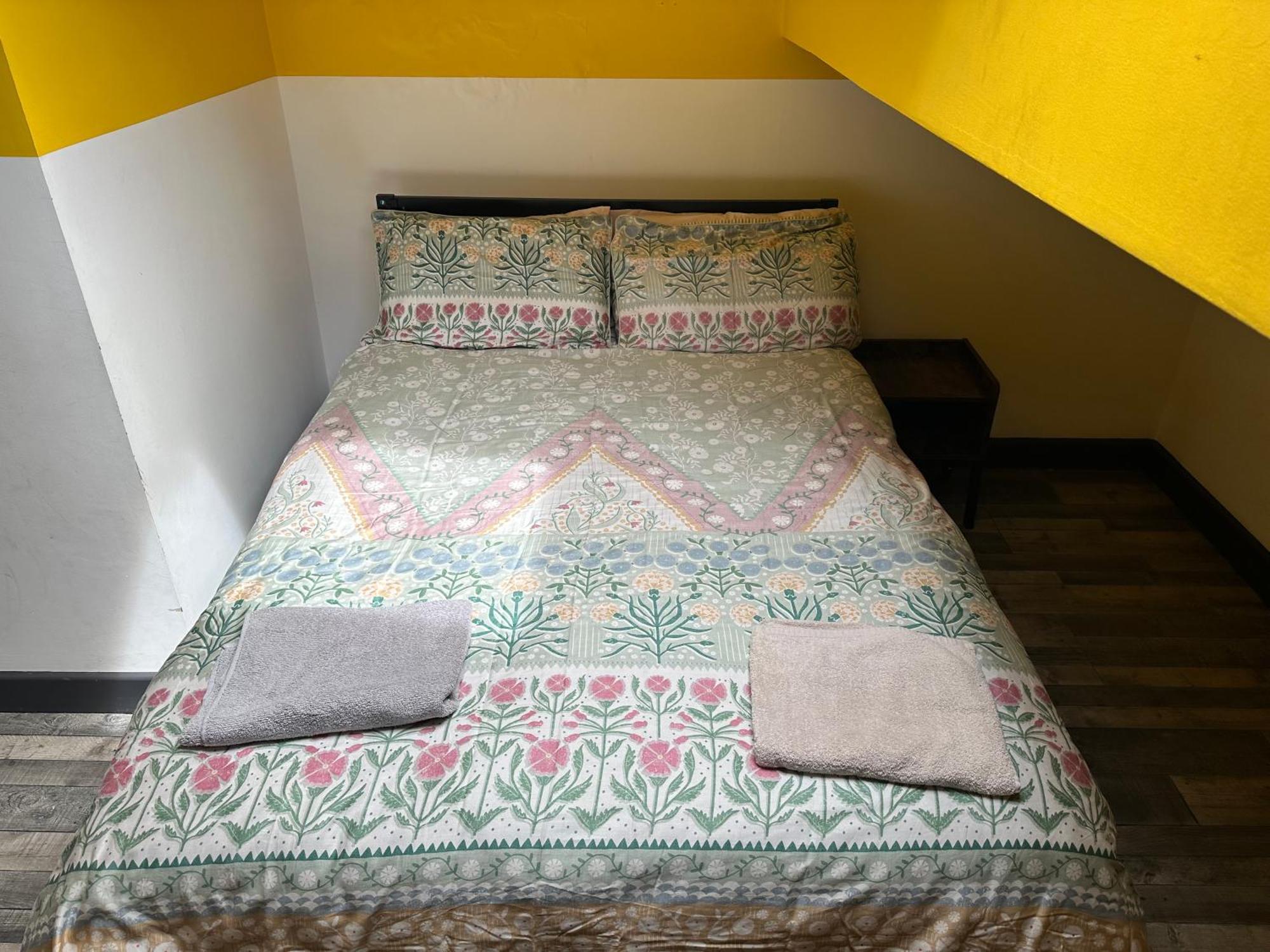 Town Center Willow Apartment - Sleeps Up To 10 - Dogs Welcome - 2 Minutes From Train Station Blackpool Exteriér fotografie